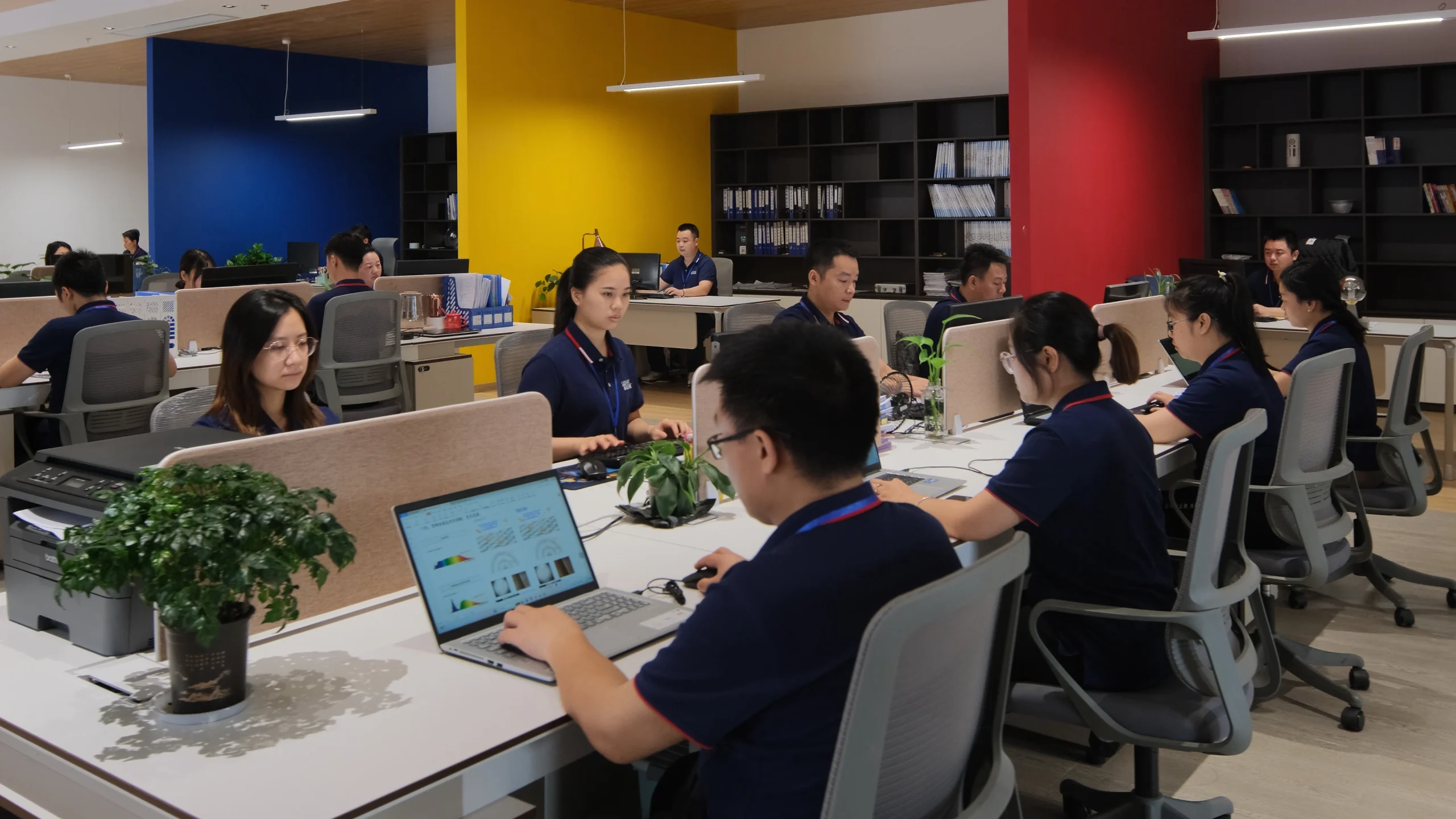 custom lighting manufacturers